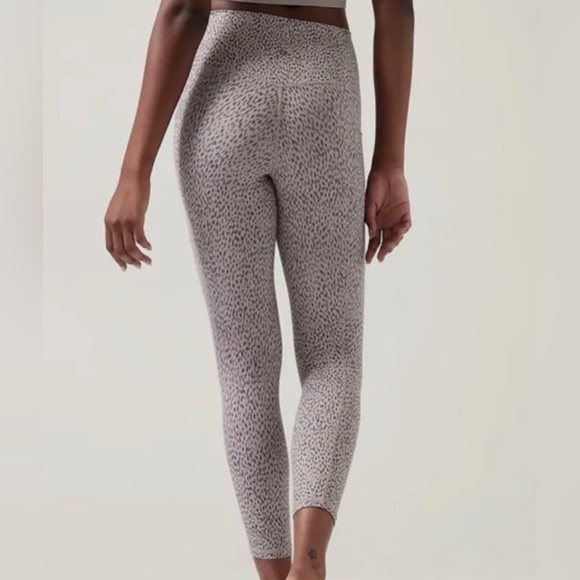 Athleta • NWT Salutation Stash Pocket II Printed Sz Small Grey Leopard Tight - Picture 3 of 13
